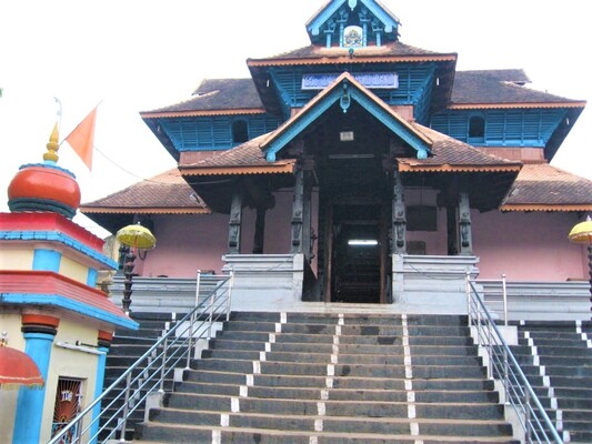 pilgrims in pathanamthitta, aranmula temple
