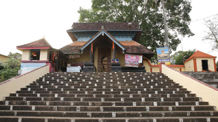 pilgrims in pathanamthitta, mahadeva temple