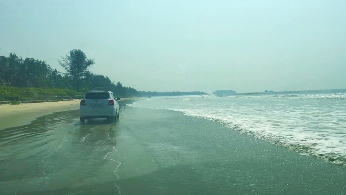 beaches in kannur, places to visit in kerala, kannur beaches, muzhappilangad beach