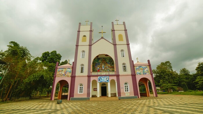 pilgrims in wayanad, pallikkunnu church