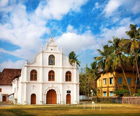 pilgrims in ernakulam, st francis church