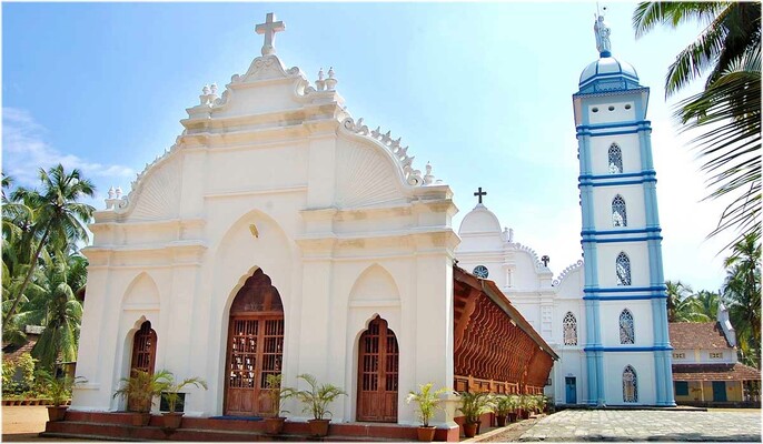 pilgrims in thrissur, places to visit in kerala, st thomas syro malabar church