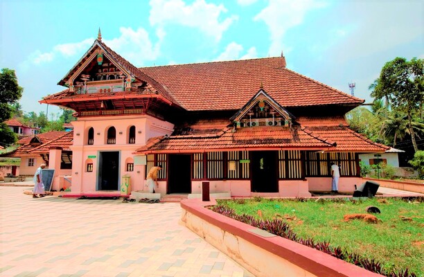 pilgrims in kottayam, thazhathangady juma masjid