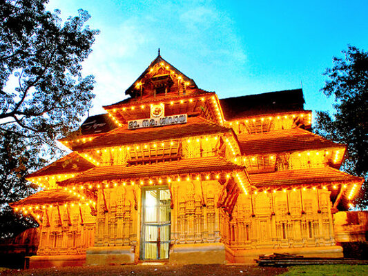 pilgrims in thrissur, vadakkunnathan temple