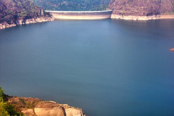 dams in idukki, kulamavu dam, places to visit in kerala