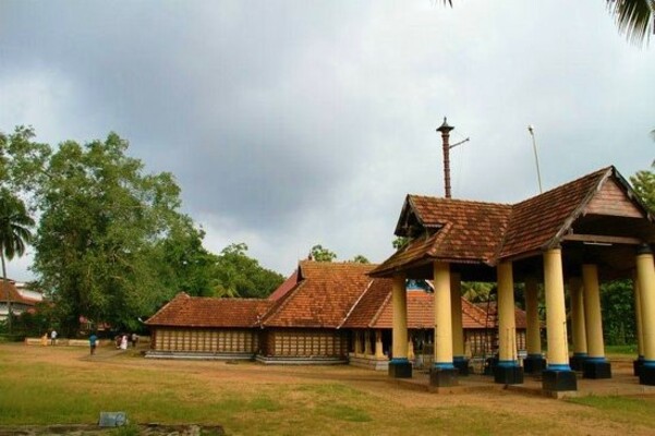 pilgrims in ernakulam, thrikkakara temple